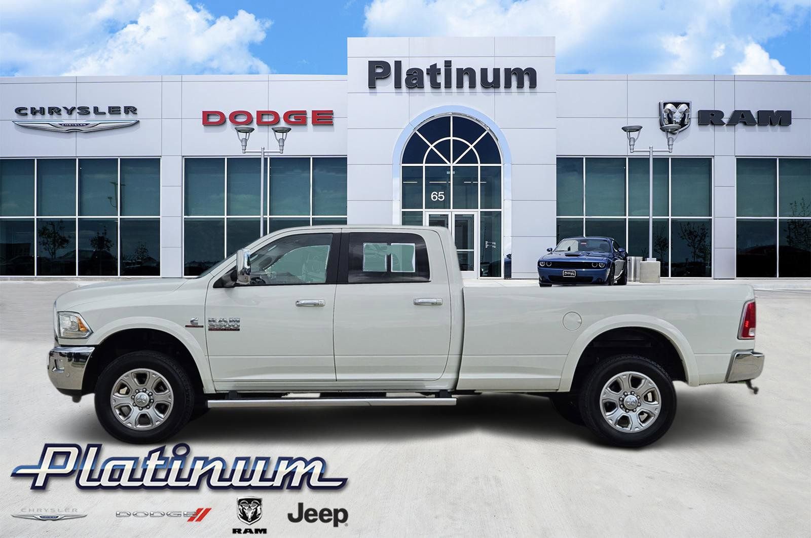 Used 2017 RAM 3500 Laramie w/ Convenience Group AWD/4WD image 3
