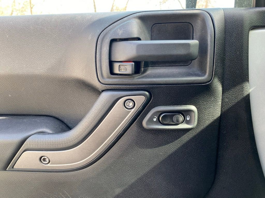 Used 2012 Jeep Wrangler Sport image 15