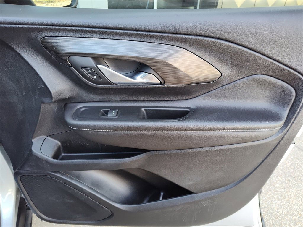 Used 2022 GMC Terrain SLE image 32