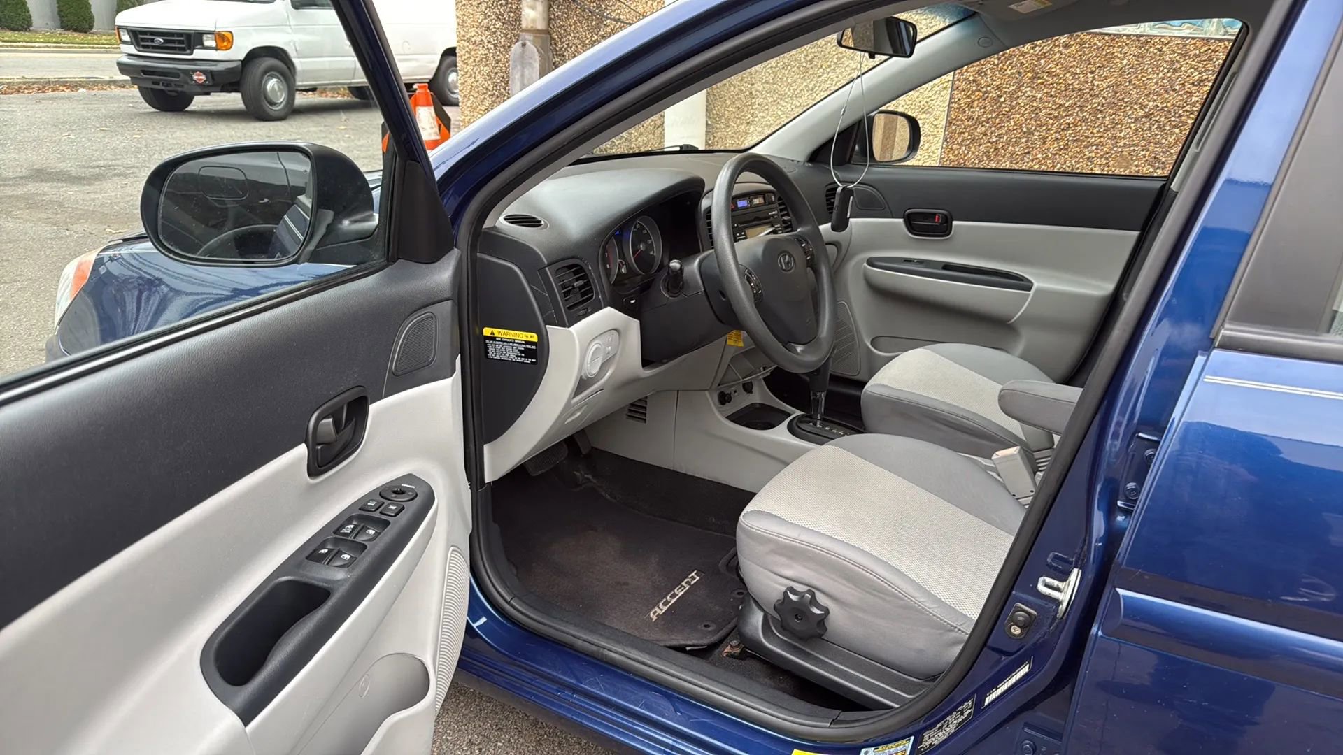 Used 2010 Hyundai Accent GLS w/ Premium Pkg 4 image 23