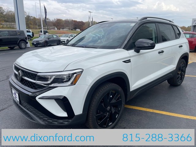 New 2024 Volkswagen Taos SE image 3