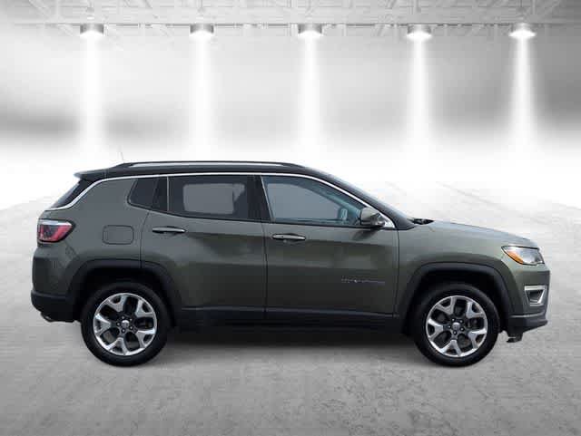 Used 2018 Jeep Compass Limited AWD/4WD image 9