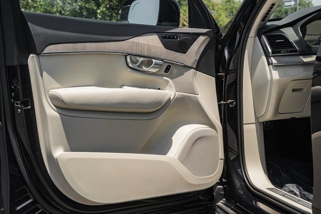 Certified 2024 Volvo XC90 B6 Plus w/ Protection Package Premier AWD/4WD image 39