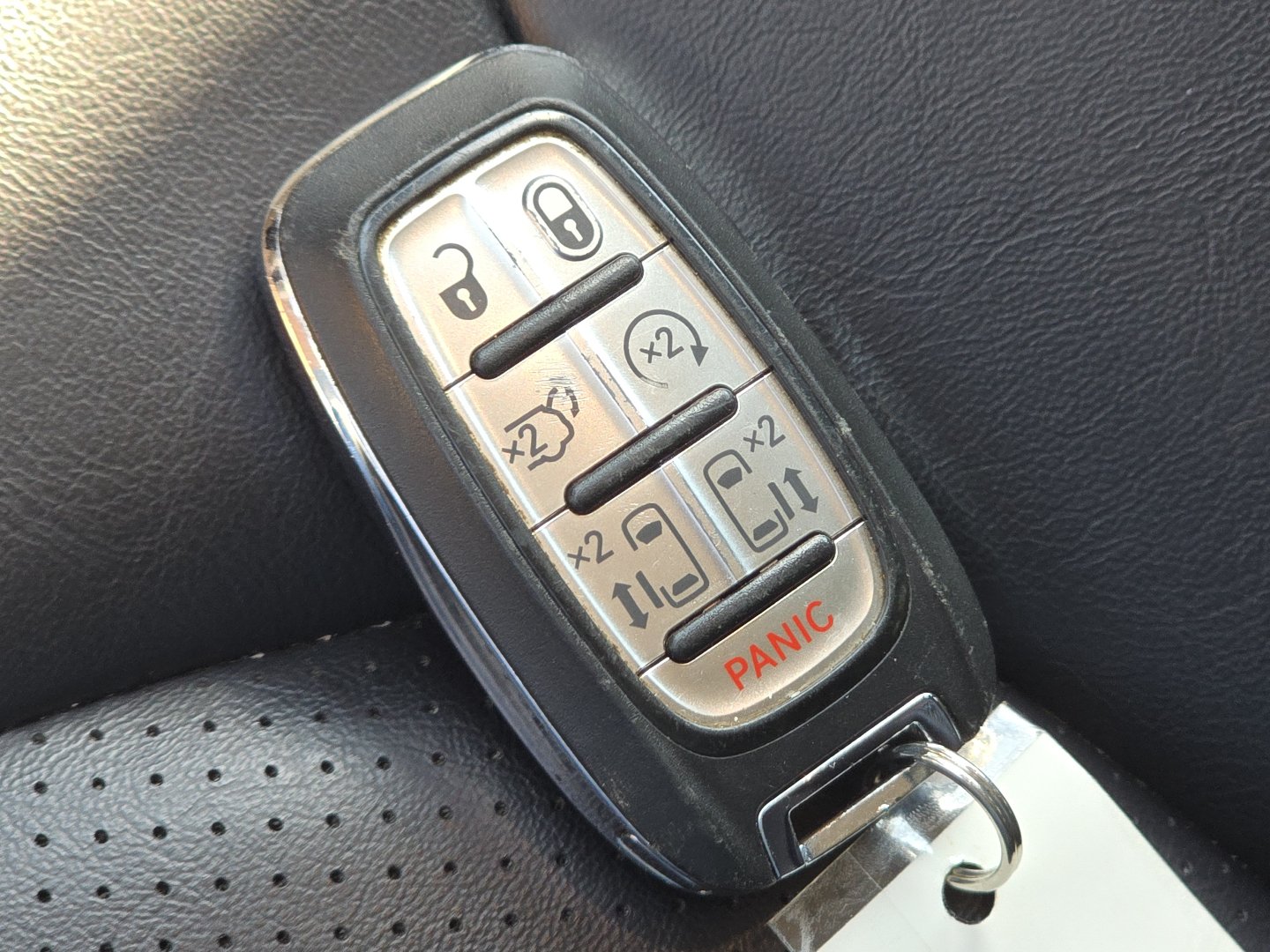 Used 2023 Chrysler Pacifica Touring-L FWD image 34