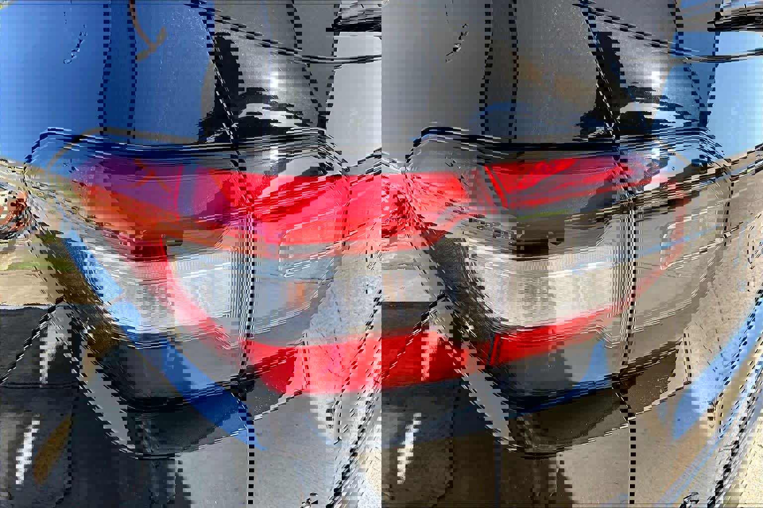 Used 2025 Honda Pilot TrailSport image 29