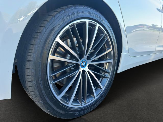 Used 2023 BMW 530e xDrive image 23