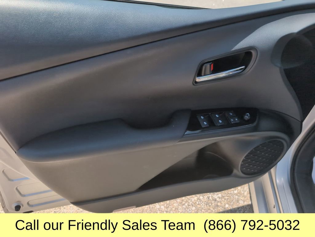 Used 2017 Toyota Prius Prime Advanced FWD image 12
