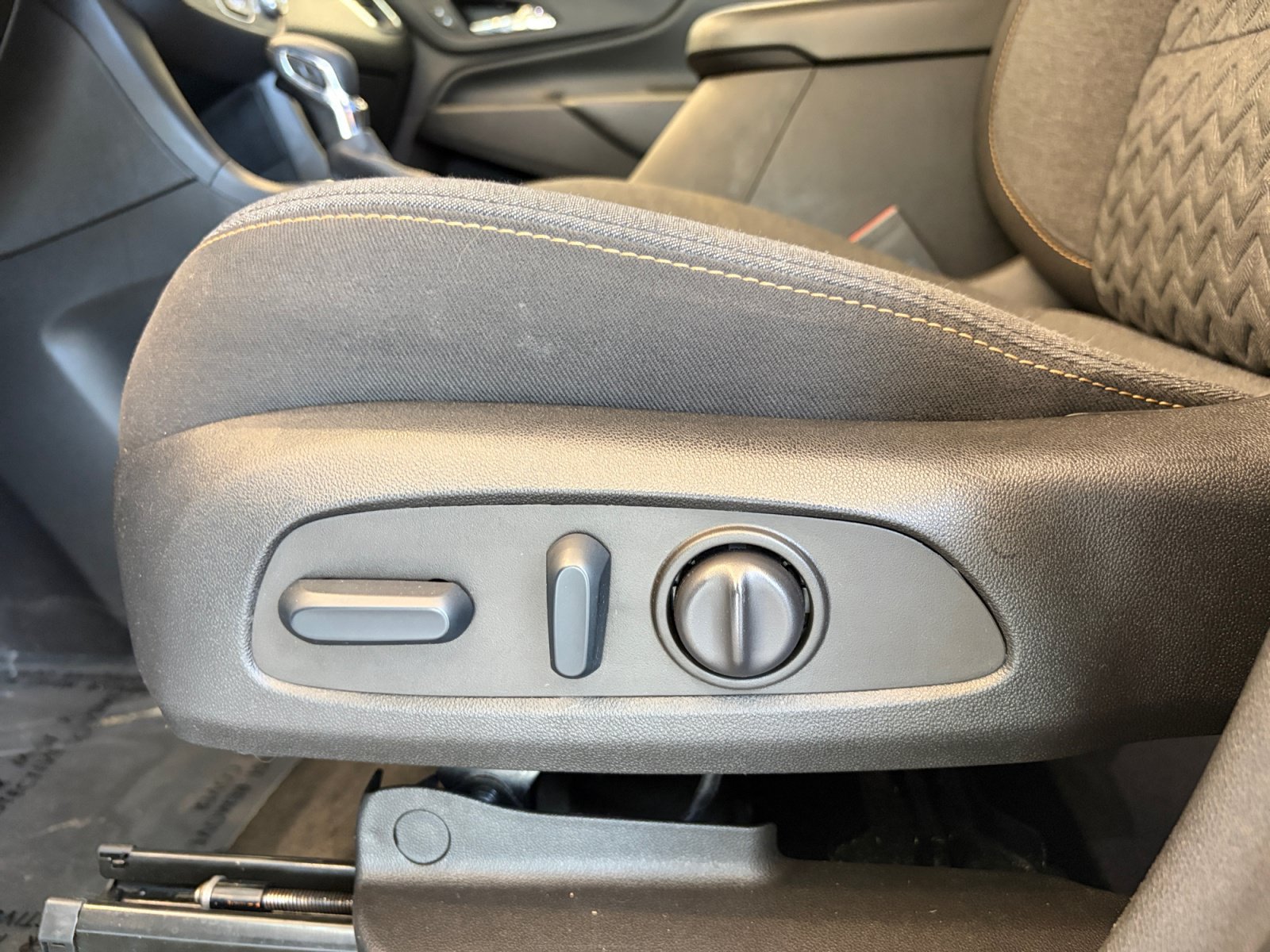 Used 2022 Chevrolet Equinox LT AWD/4WD image 15