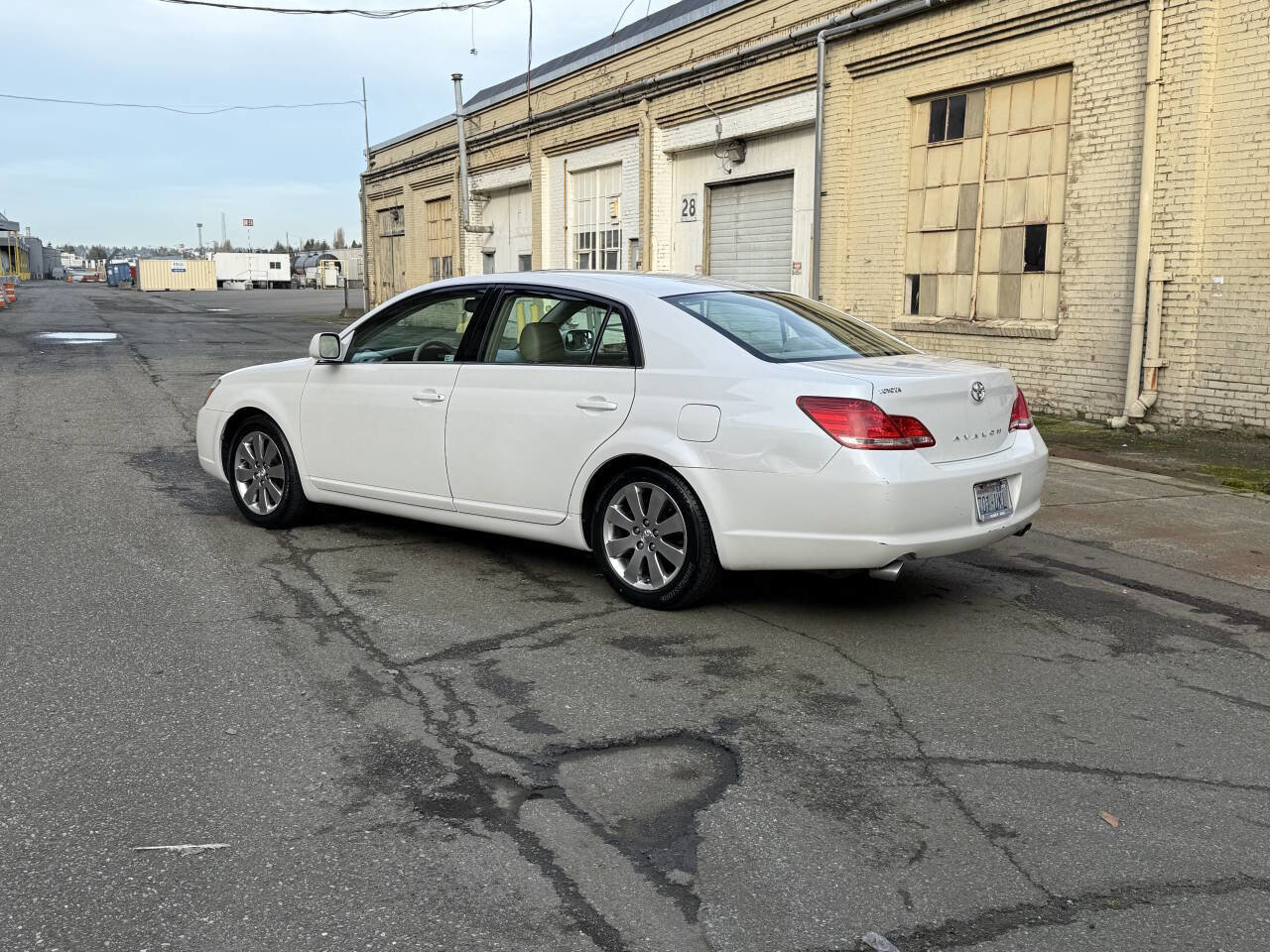 Used 2005 Toyota Avalon XLS image 5