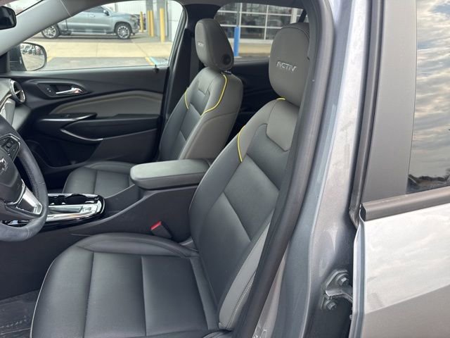 Used 2025 Chevrolet Trax ACTIV w/ Sunroof Package image 11