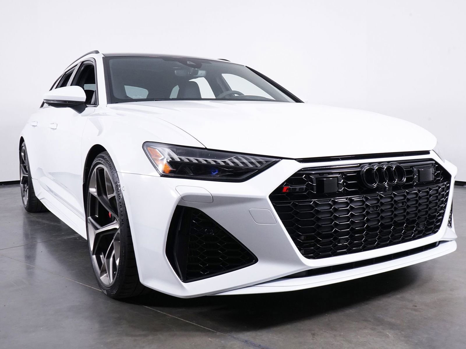 Used 2025 Audi RS 6 performance image 16