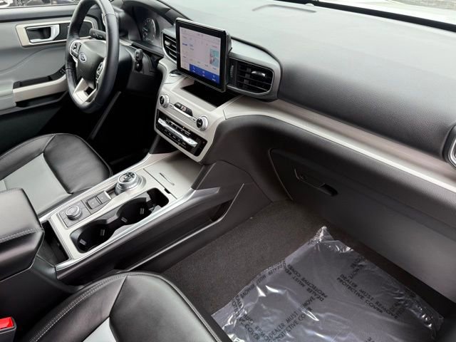 Used 2023 Ford Explorer XLT w/ Equipment Group 202A image 13