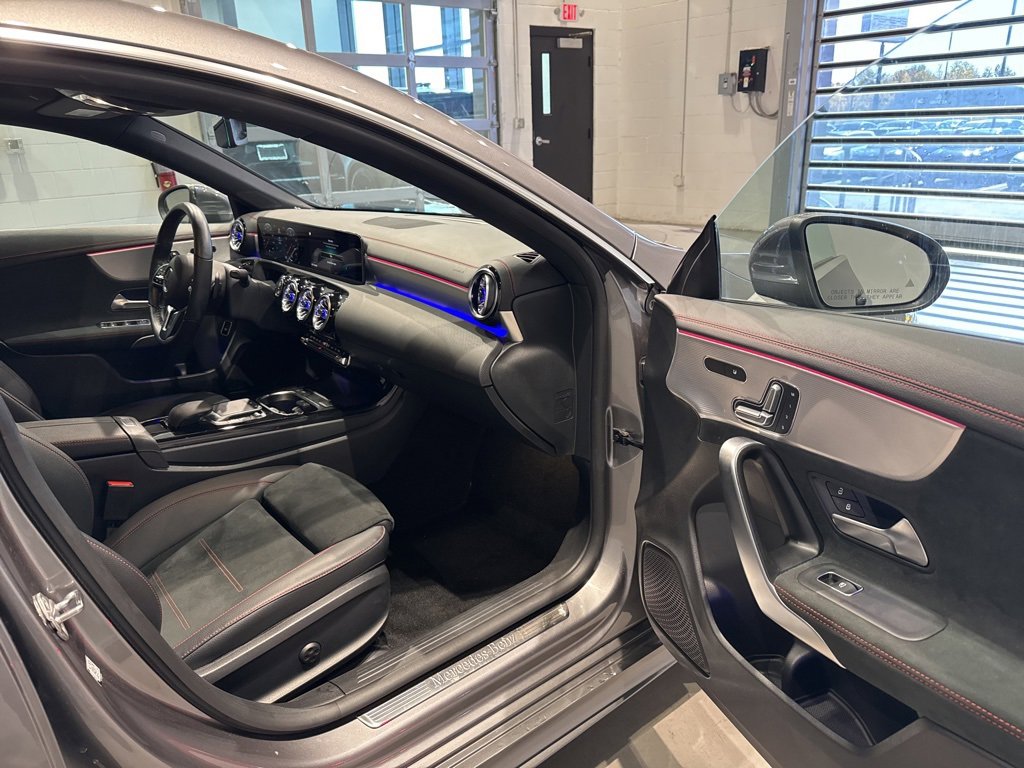 Used 2023 Mercedes-Benz CLA 250 4MATIC image 38