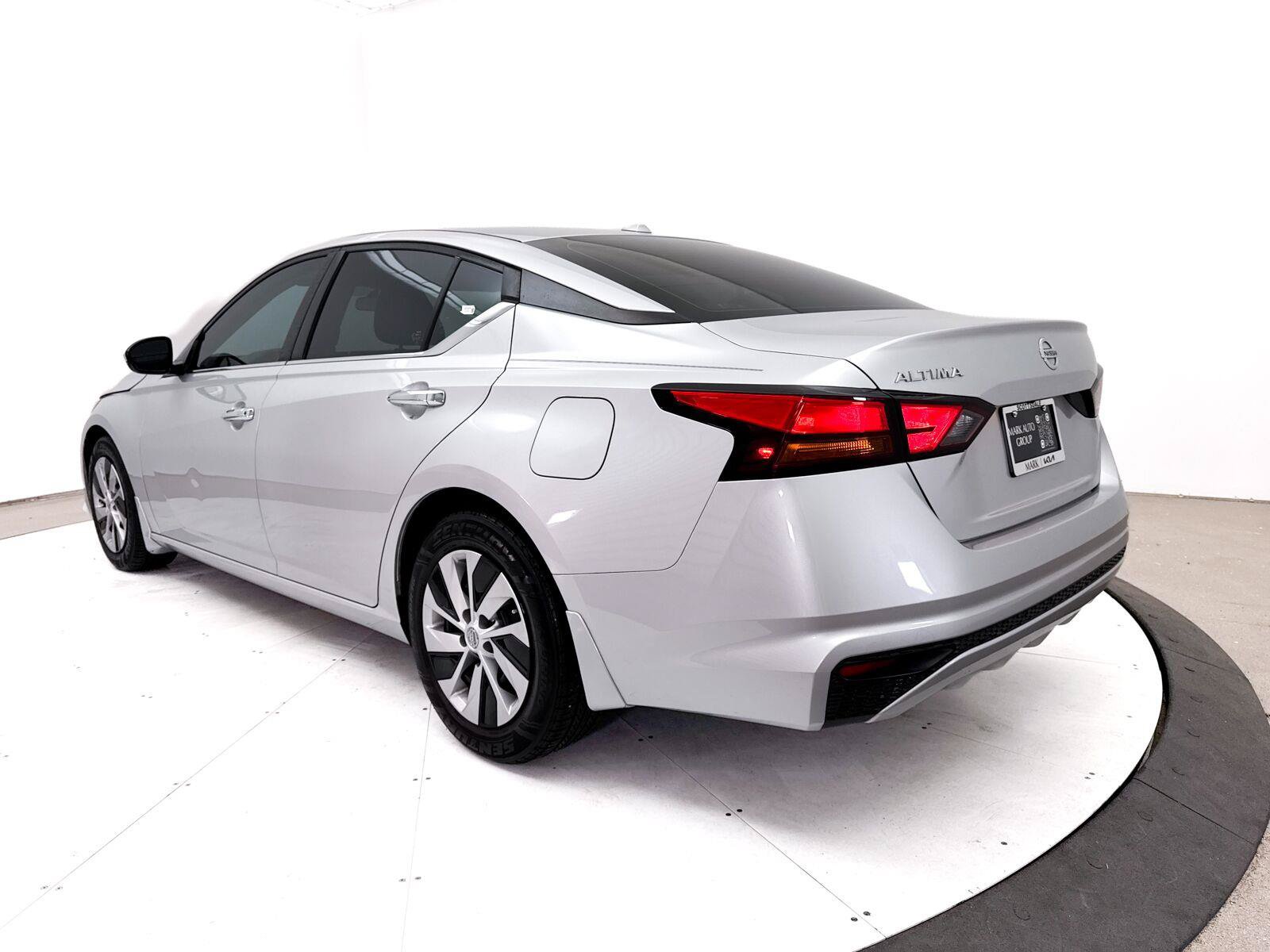 Used 2020 Nissan Altima 2.5 S FWD image 12