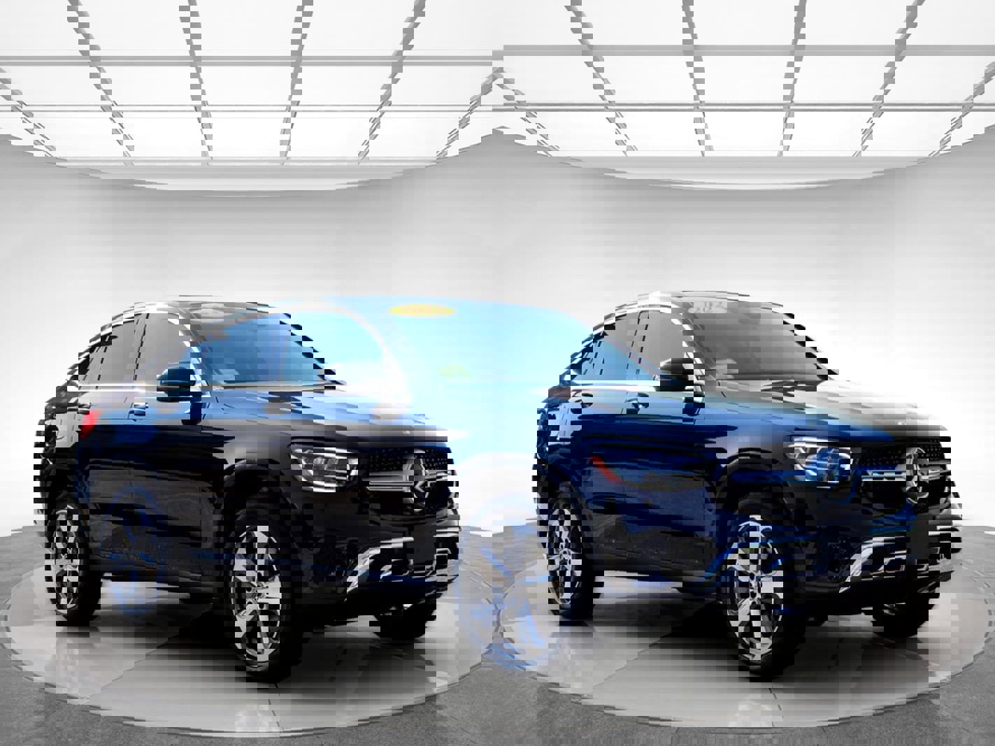 Used 2022 Mercedes-Benz GLC 300 4MATIC w/ Driver Assistance Package image 3