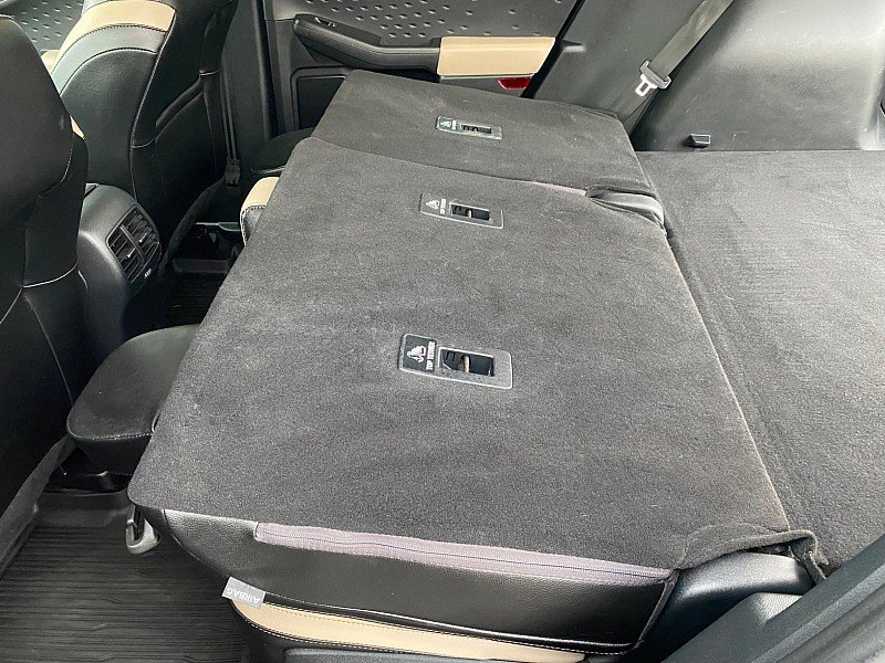 Certified 2020 Ford Escape Titanium w/ Titanium Premium Package 2.0 image 39