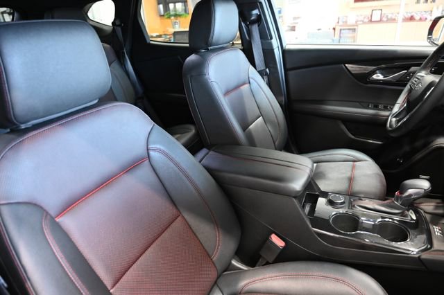 Used 2024 Chevrolet Blazer RS w/ Enhanced Convenience Package image 8
