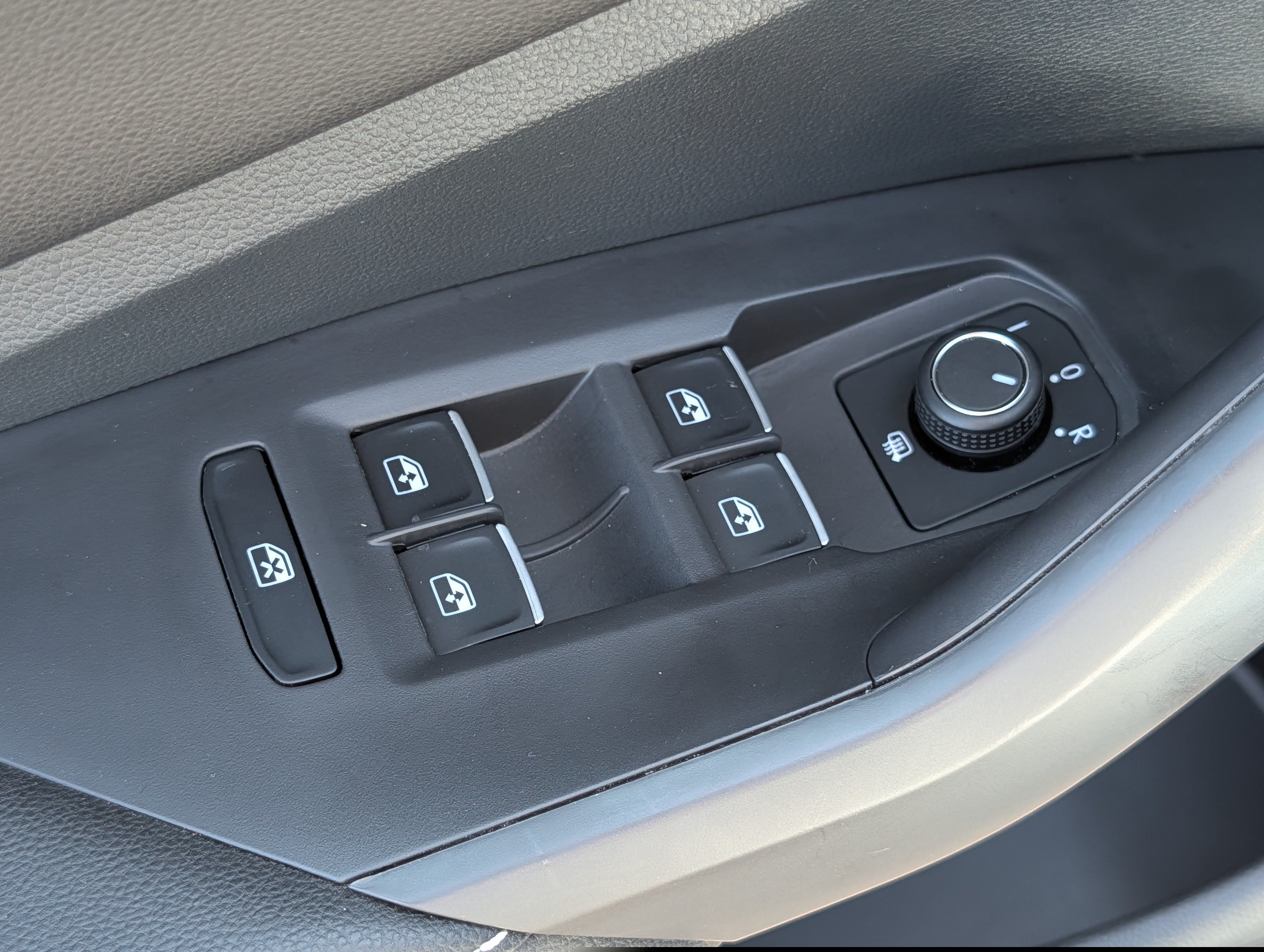 Used 2025 Volkswagen Jetta Sport FWD image 18