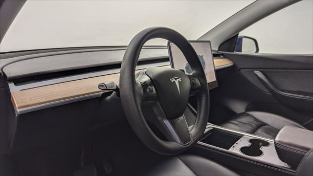 Used 2022 Tesla Model Y Long Range image 22