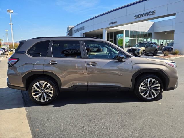 Used 2025 Subaru Forester Touring image 3