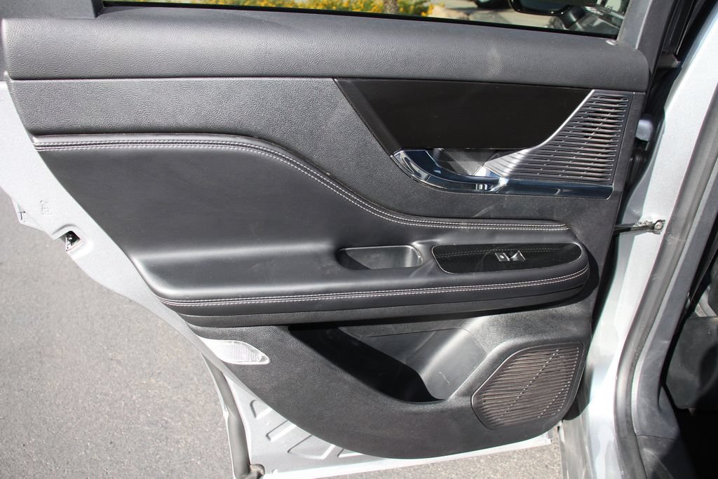Certified 2021 Lincoln Corsair FWD w/ Premium Package image 16