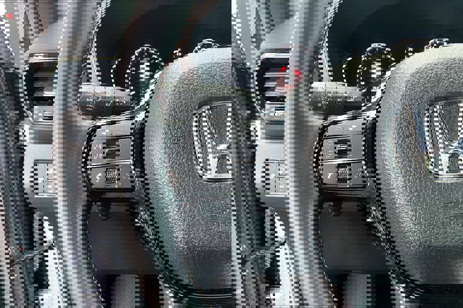 Used 2025 Honda Pilot TrailSport image 24