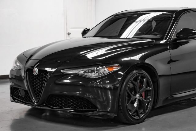 Used 2020 Alfa Romeo Giulia w/ Nero Edizione RWD image 7