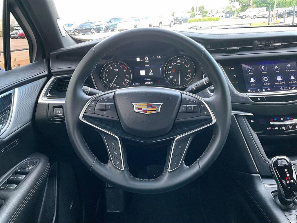 Used 2025 Cadillac XT5 Premium Luxury w/ Technology Package FWD image 15