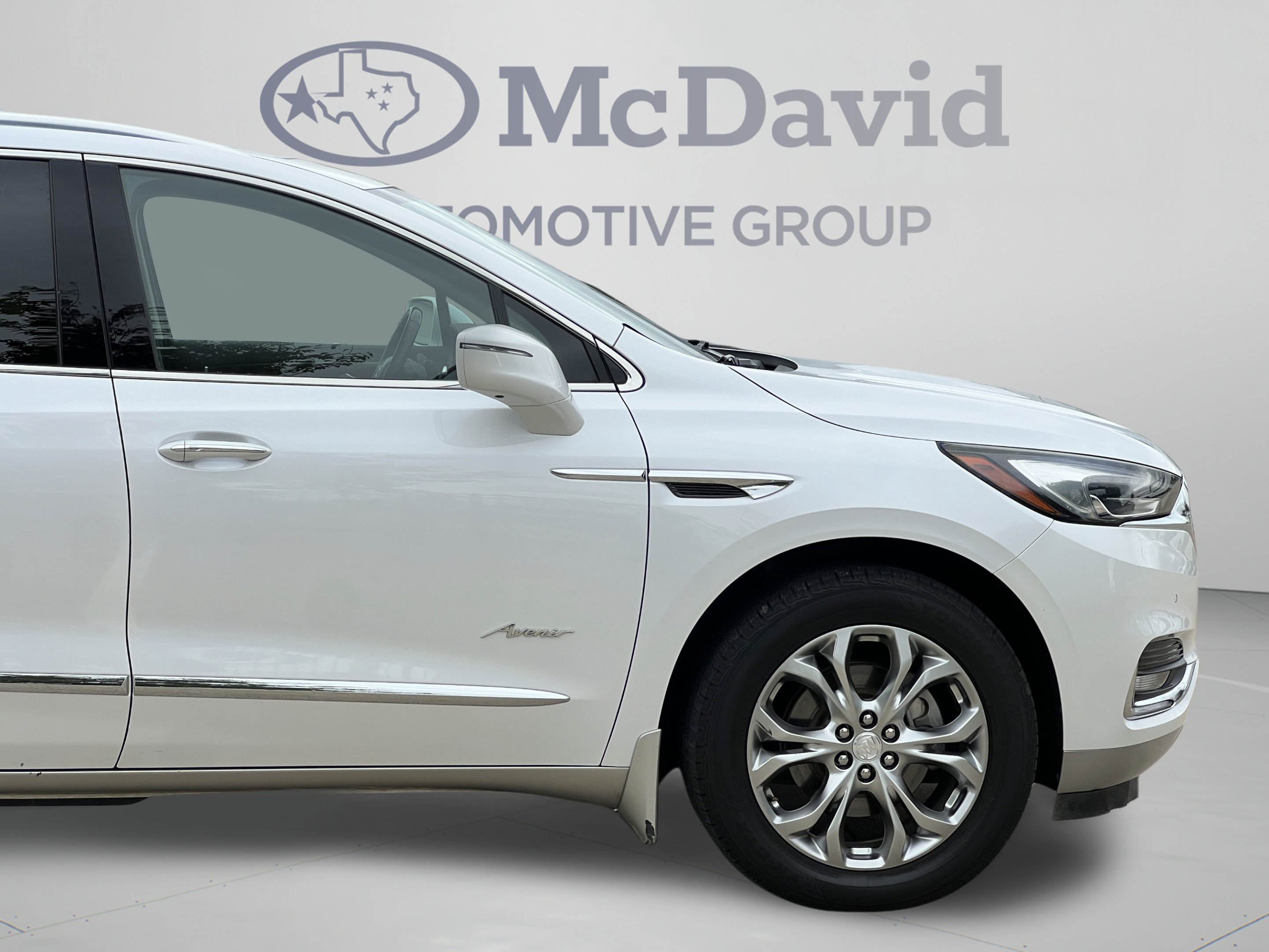 Used 2018 Buick Enclave Avenir w/ Avenir Technology Package AWD/4WD image 37