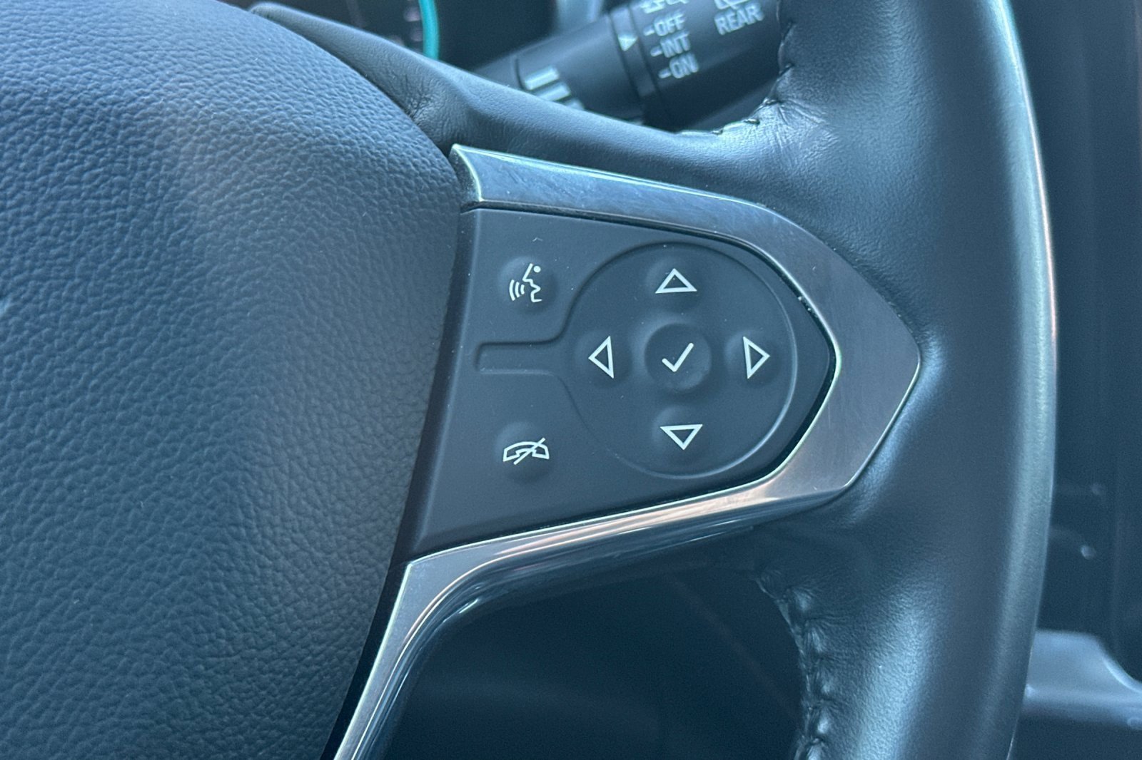 Used 2020 Chevrolet Traverse RS image 39