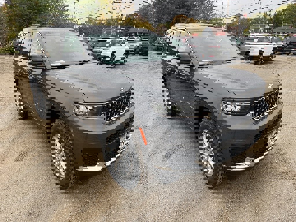 New 2025 Jeep Grand Cherokee L Laredo