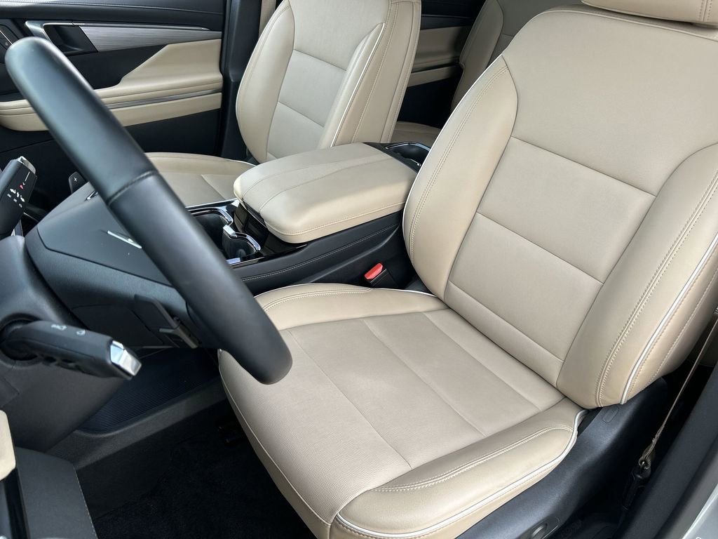 Used 2025 Buick Enclave Preferred w/ Power Package image 19