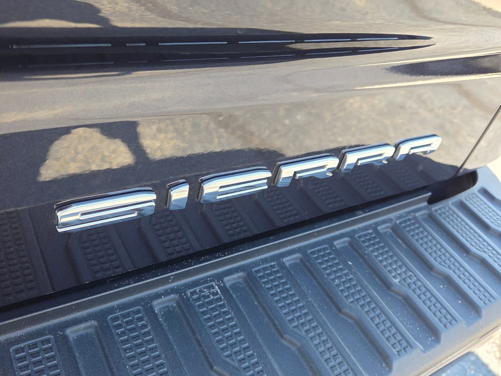 Used 2023 GMC Sierra 1500 Denali Ultimate image 11