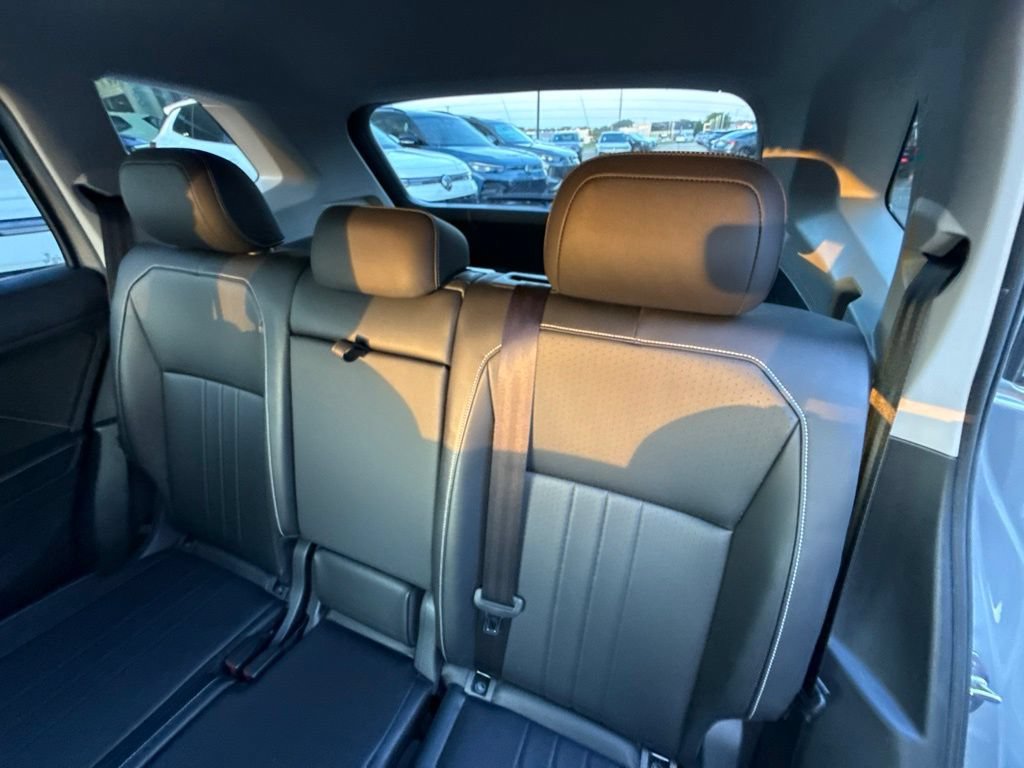 Used 2022 Volkswagen Tiguan SE AWD/4WD image 27