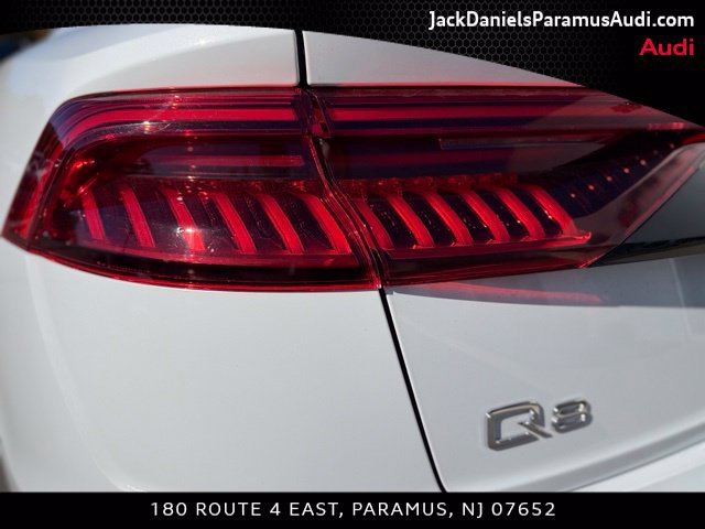 Used 2023 Audi Q8 Premium Plus AWD/4WD image 8