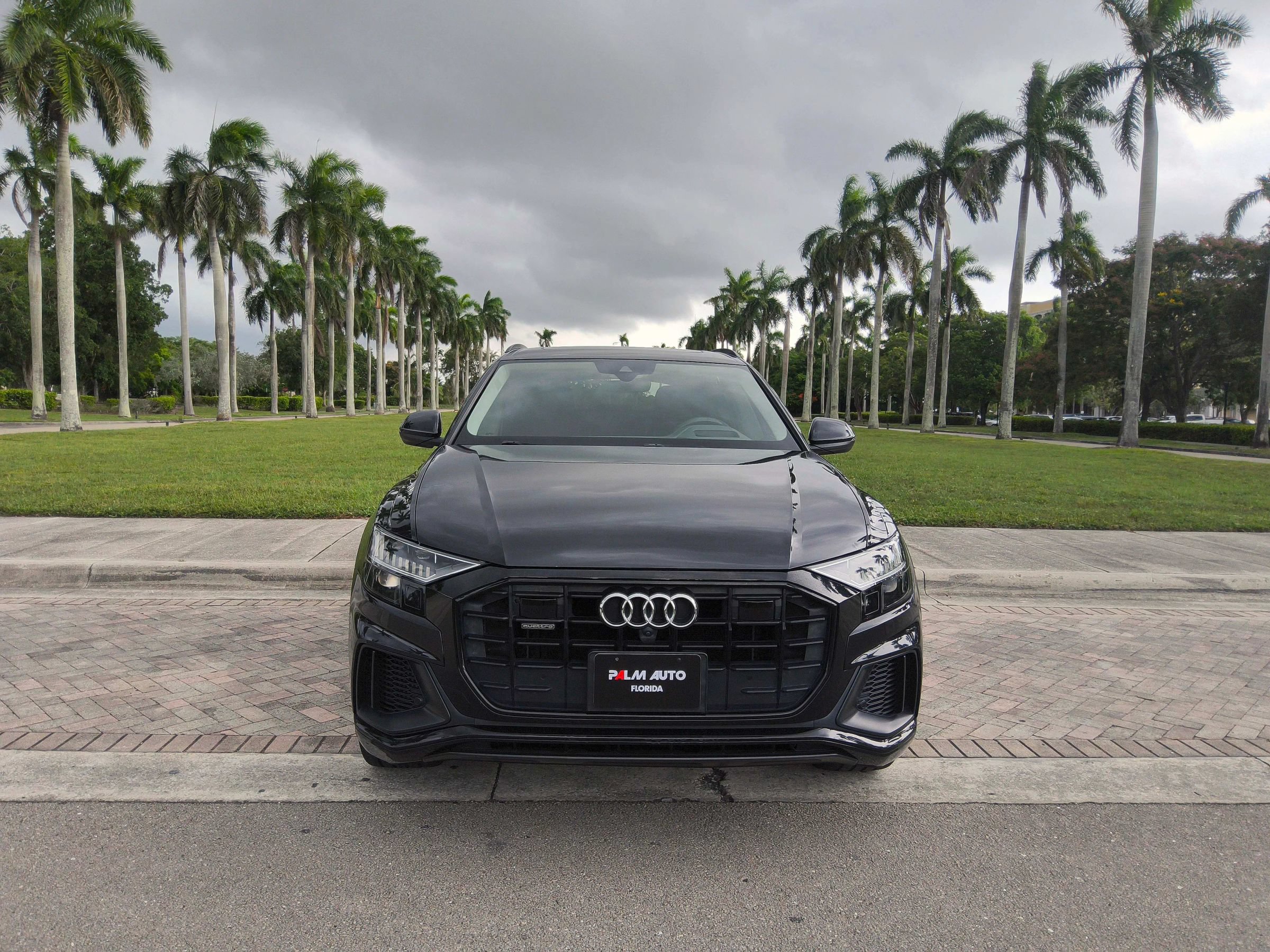 Used 2020 Audi Q8 Prestige w/ Prestige Package AWD/4WD image 2