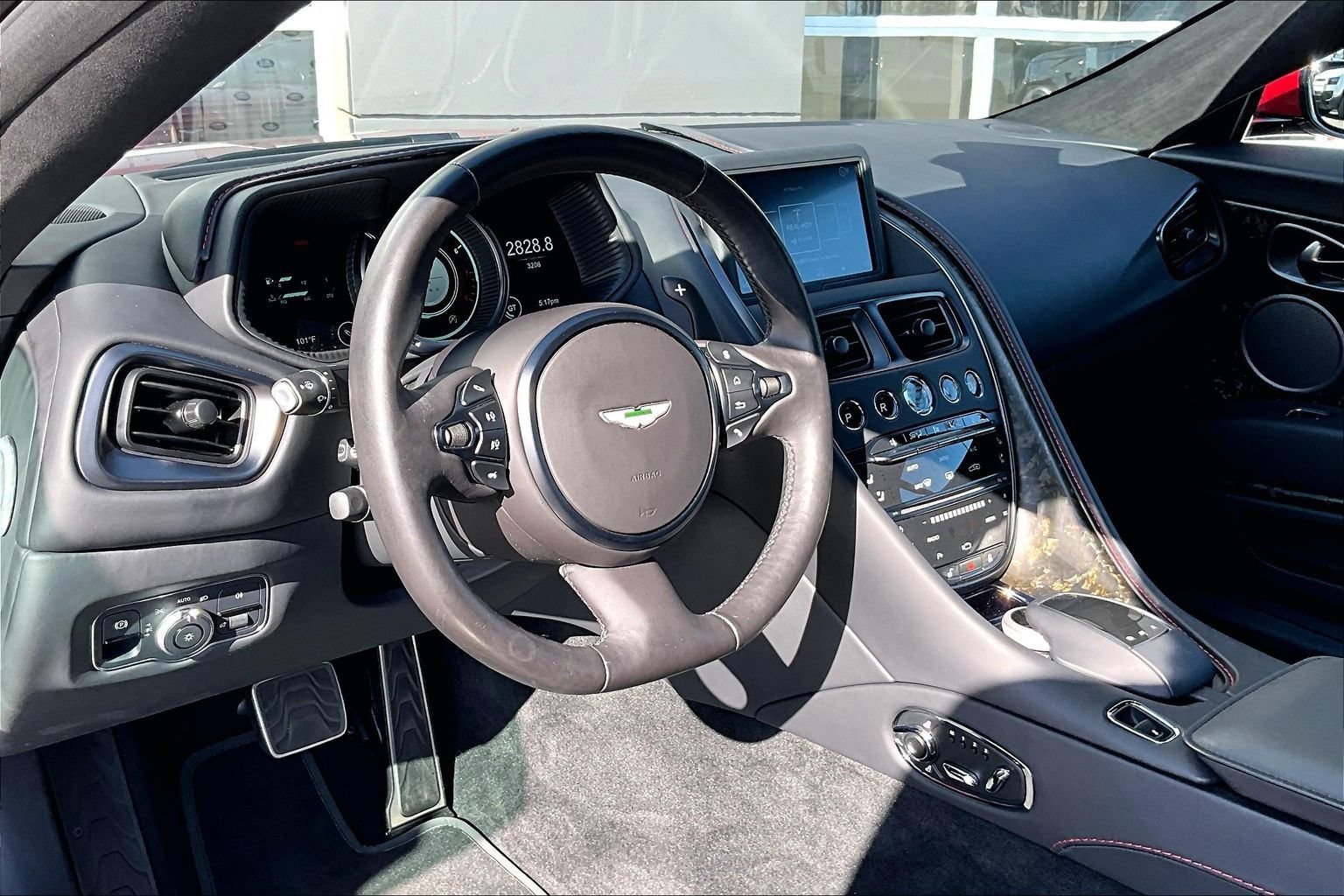Used 2023 Aston Martin DB11 Coupe RWD image 12