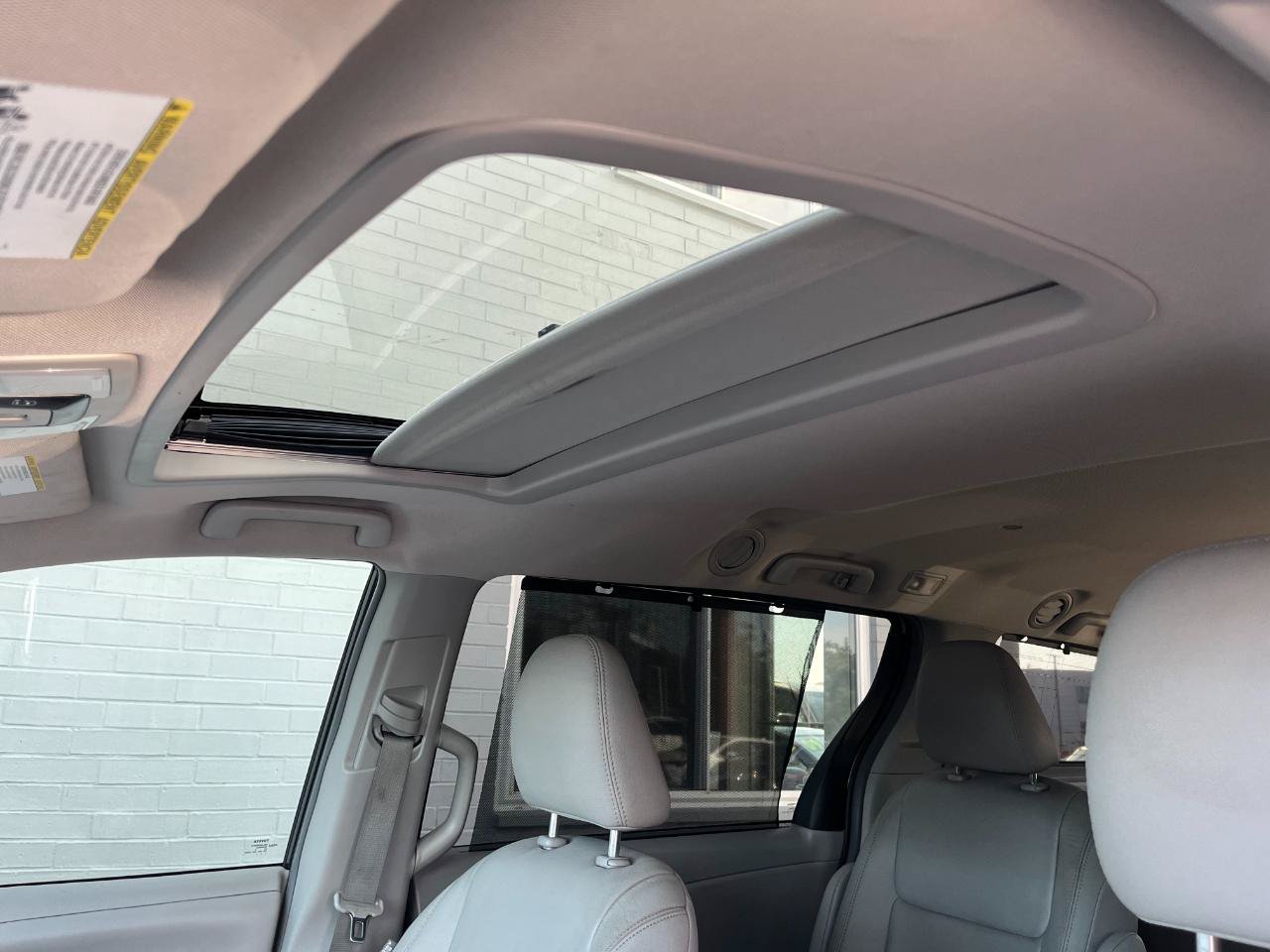 Used 2015 Toyota Sienna XLE w/ XLE Navigation Package FWD image 42