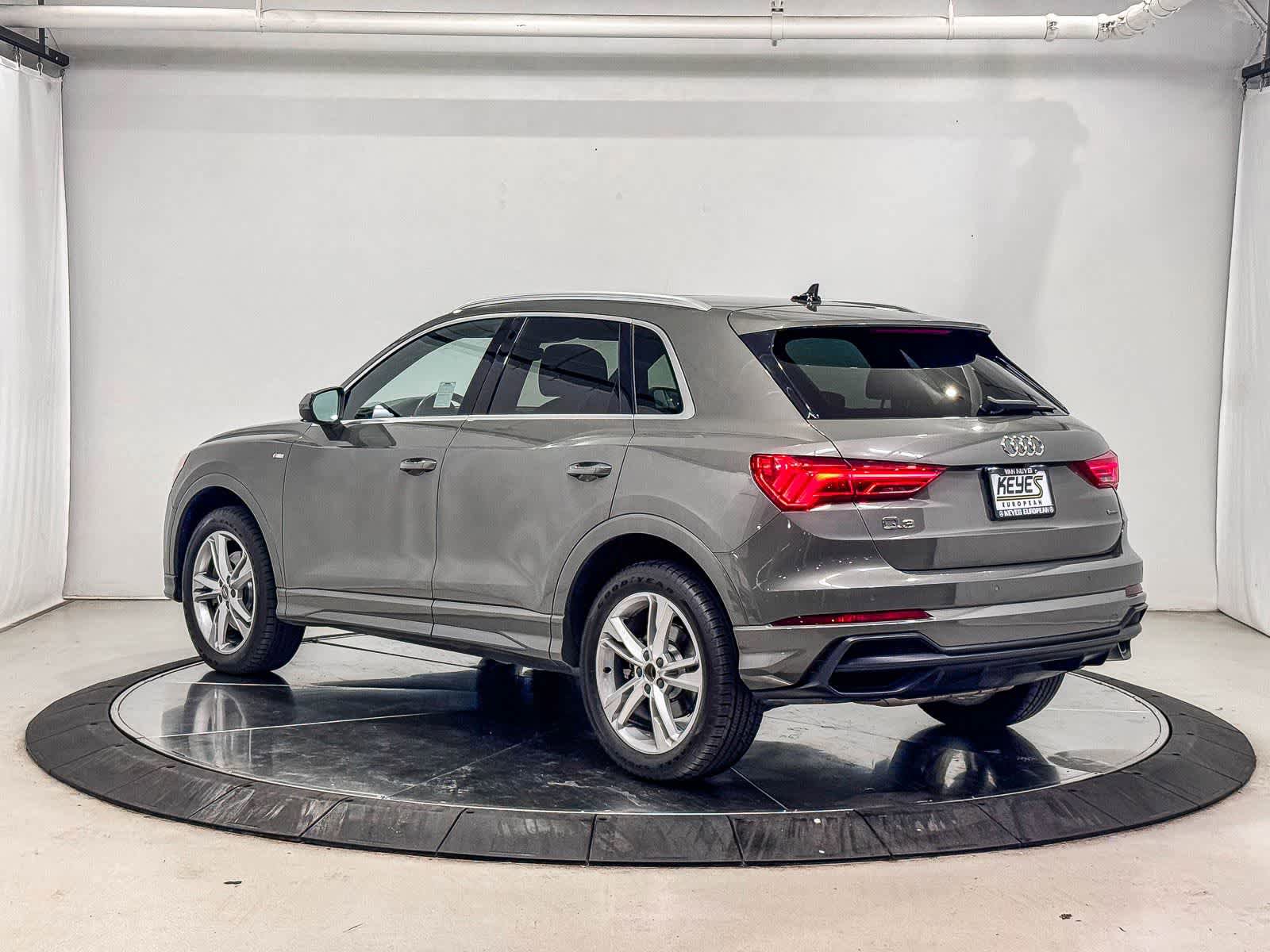 Used 2019 Audi Q3 2.0T Premium AWD/4WD image 2