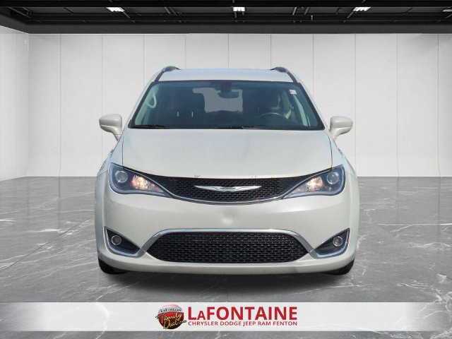 Used 2017 Chrysler Pacifica Touring-L Plus FWD image 8