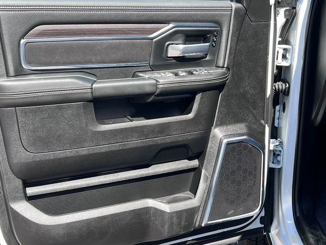 Used 2025 RAM 3500 Laramie AWD/4WD image 23