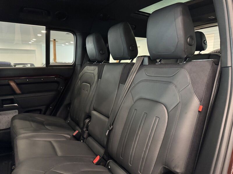 Used 2023 Land Rover Defender 130 X image 27