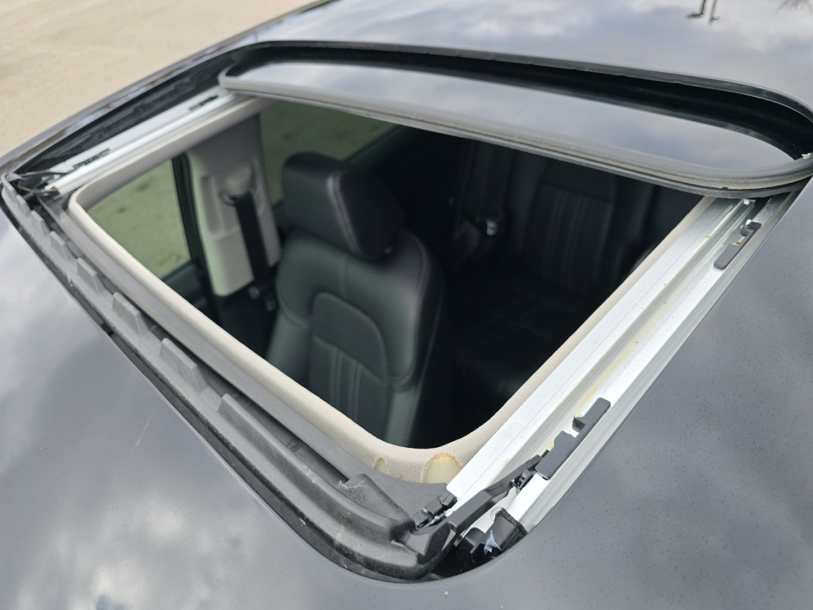 Certified 2024 Honda HR-V EX-L image 4