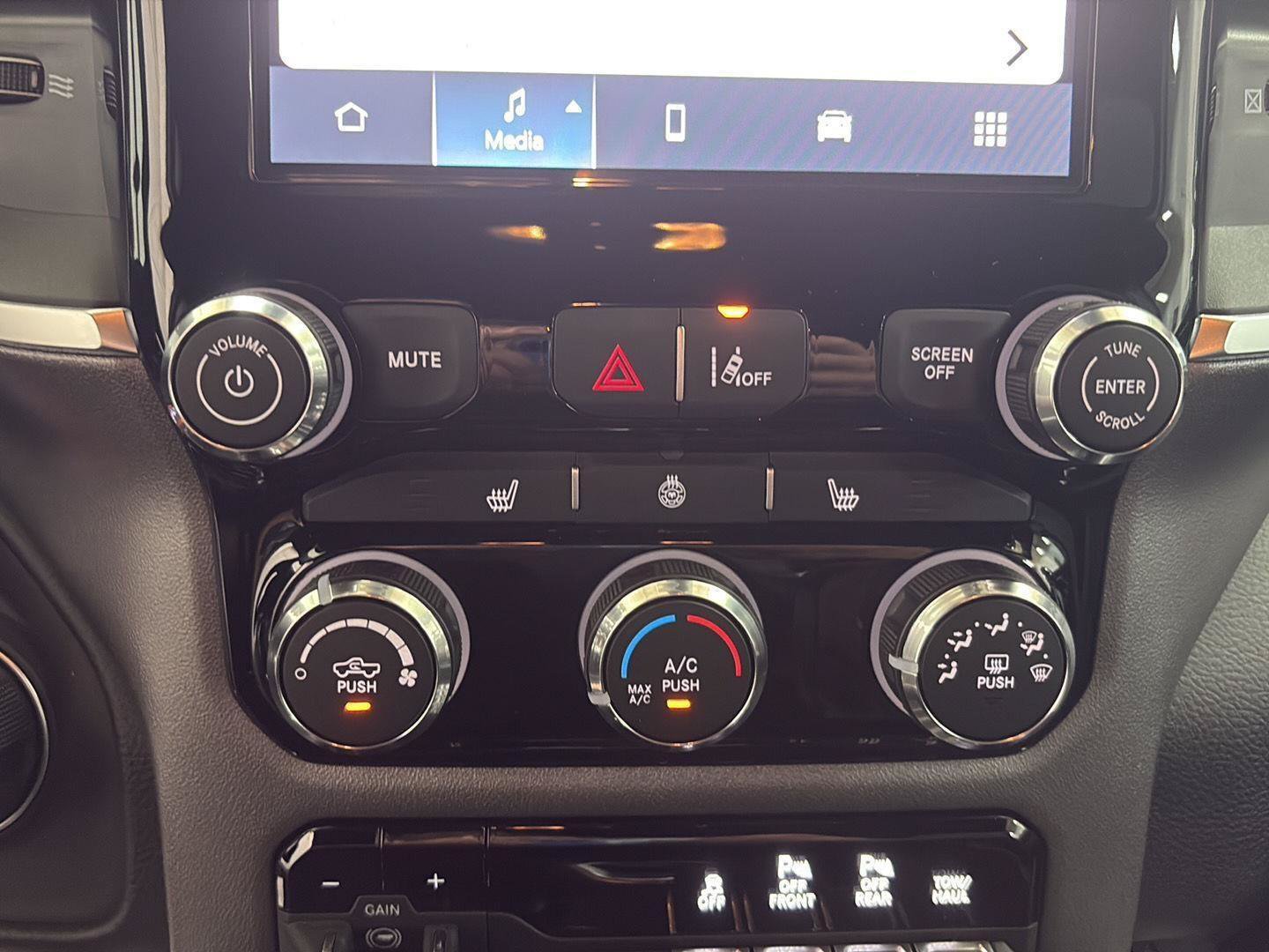 New 2026 RAM 1500 Big Horn w/ Night Edition AWD/4WD image 16
