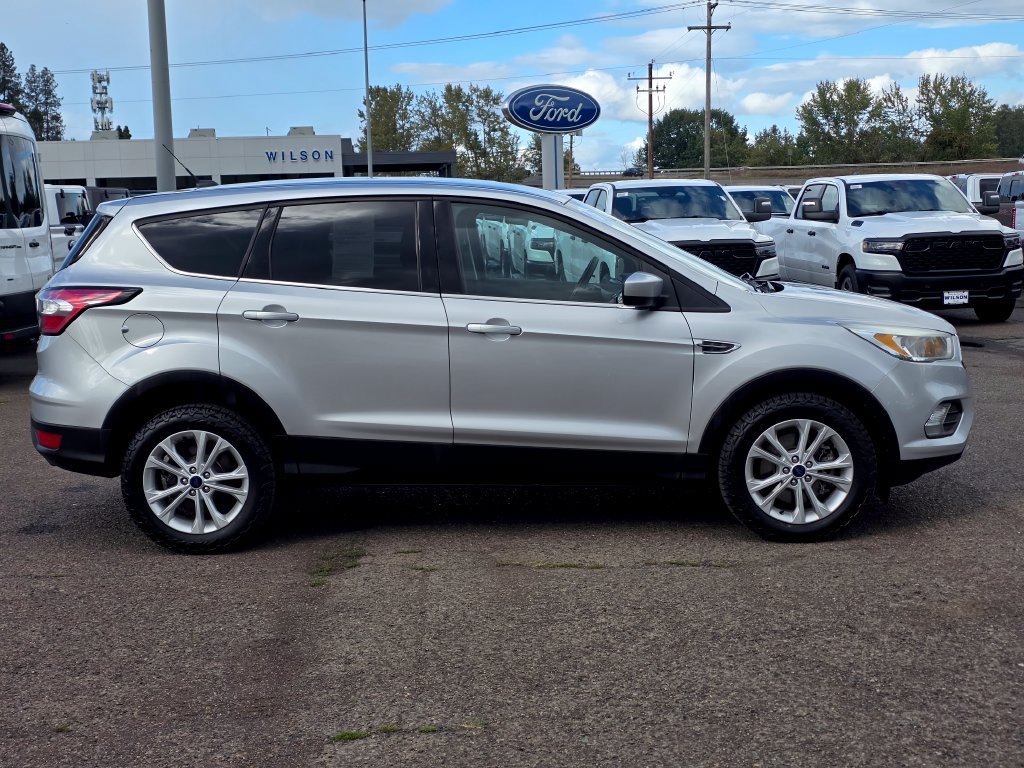 Used 2017 Ford Escape SE AWD/4WD image 9