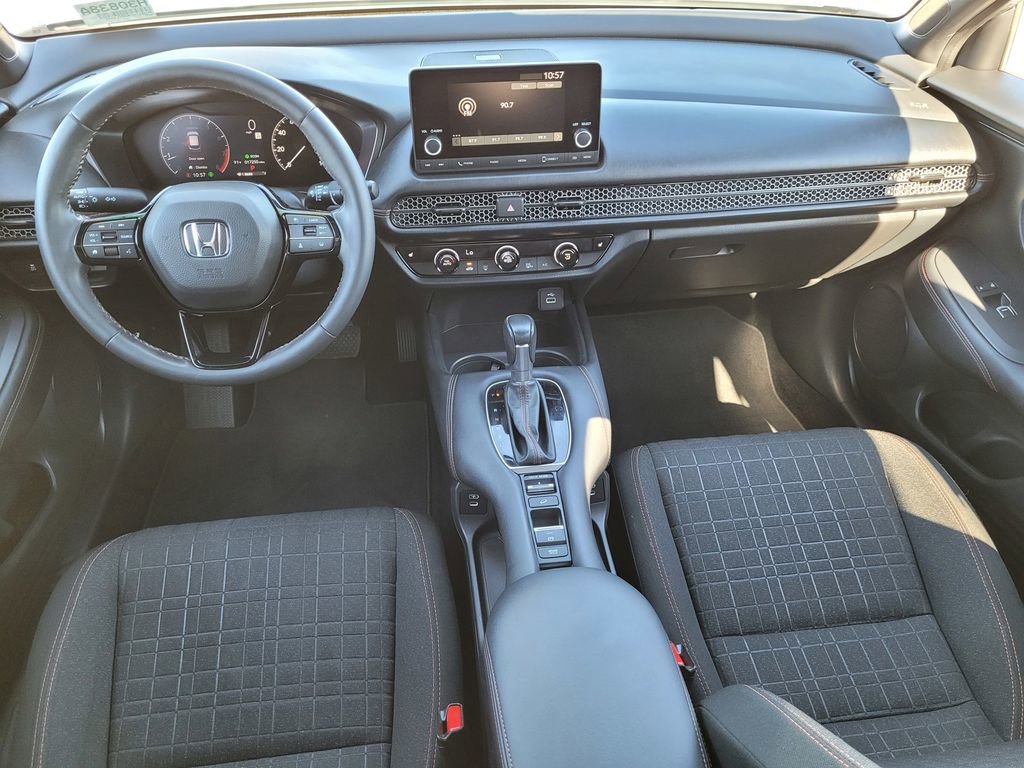 Used 2025 Honda HR-V Sport image 11