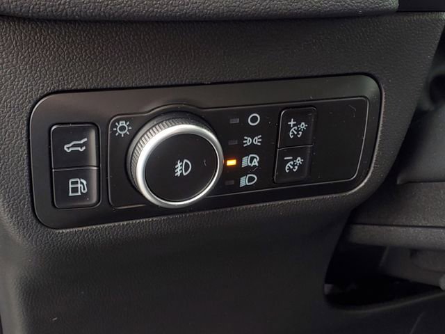 Used 2025 Ford Escape SE image 13