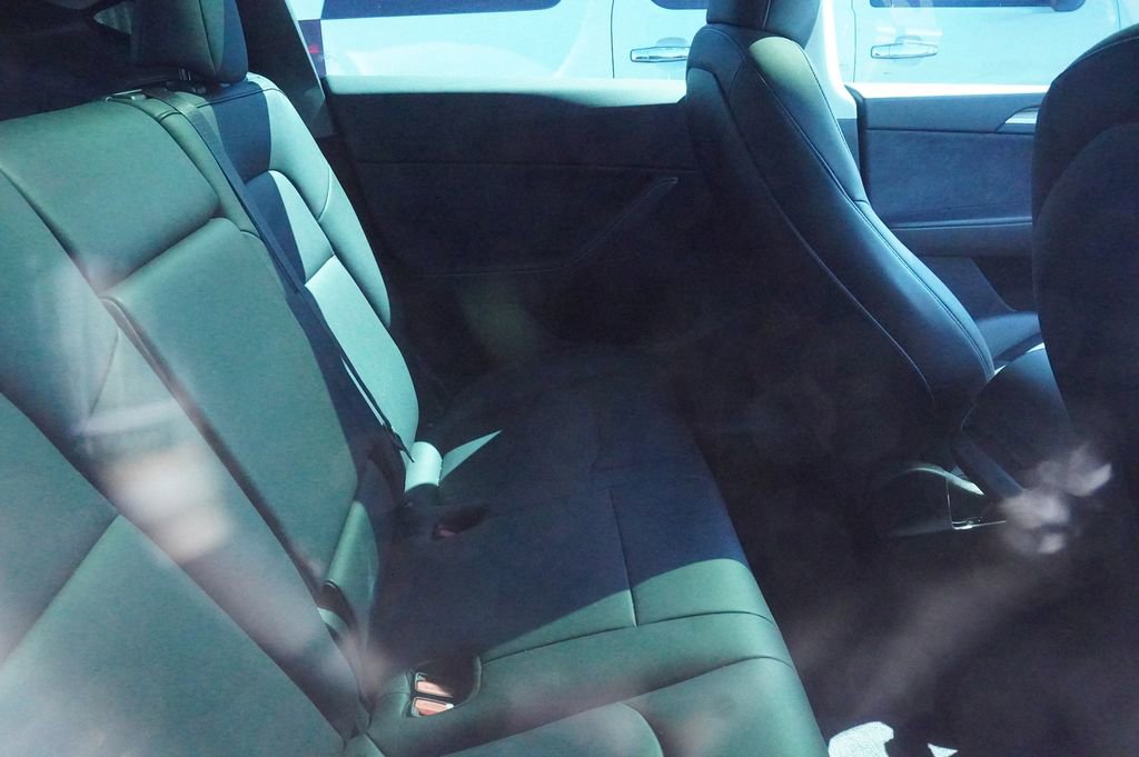 Used 2024 Tesla Model Y Performance image 6