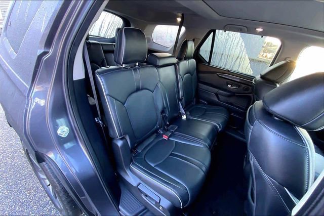 Used 2023 Honda Pilot Elite image 4