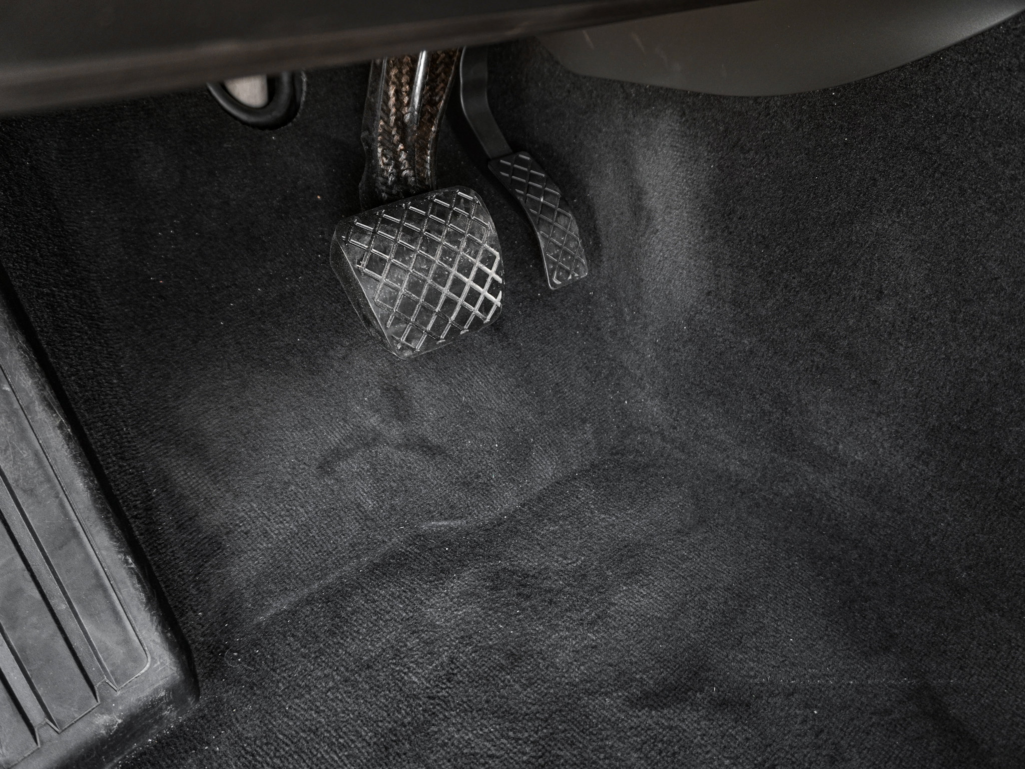 Used 2025 Porsche Macan AWD/4WD image 18